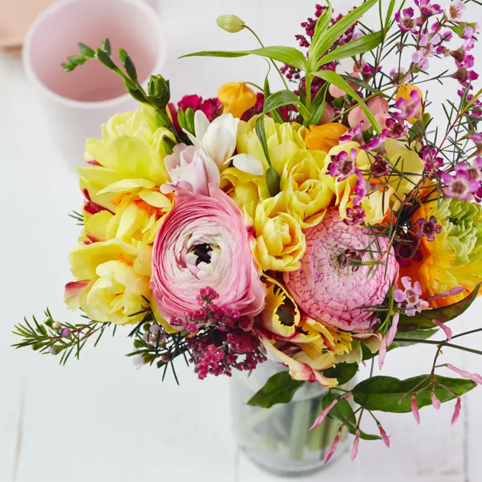 6 Easy Ways to Make Your Fresh Flower Bouquet Last Longer